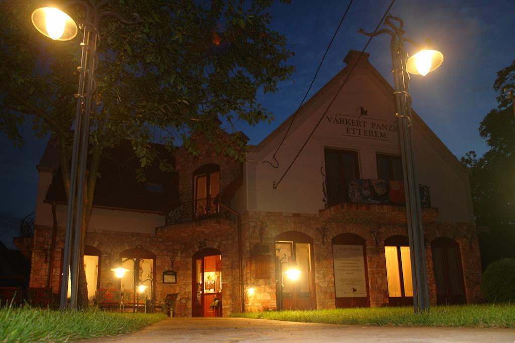 Várkert Panzió Miskolc Exterior foto